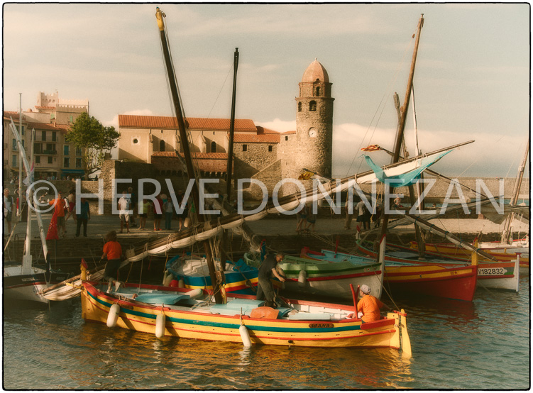 4550_9932_ COLLIOURE_CATALANES_-AUTOCHROM