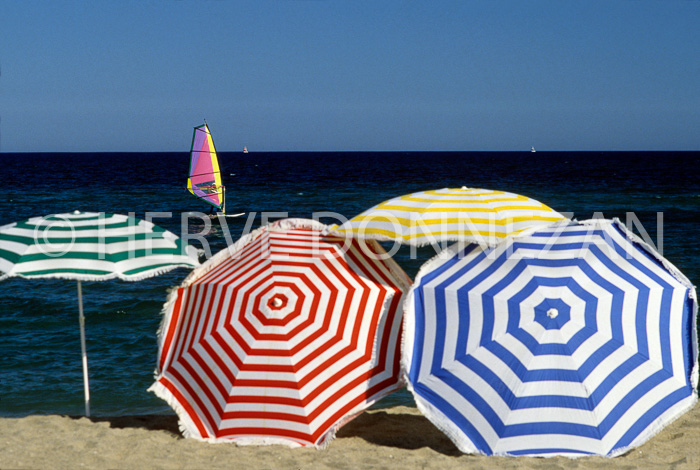 4221_42180_PLAGE PARASOL WINDSURF