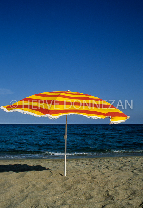 4223_42184PLAGE_PARSOL_OR-CANET-PLAGE-PARASOLS