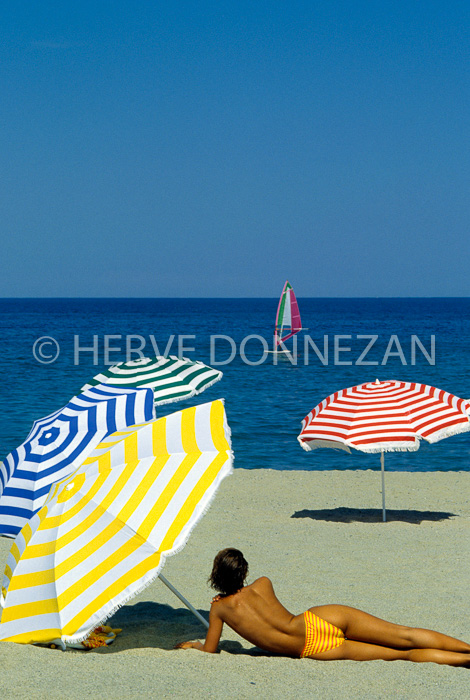 4797_3932-BEACH-MARLENE-PARASOLS