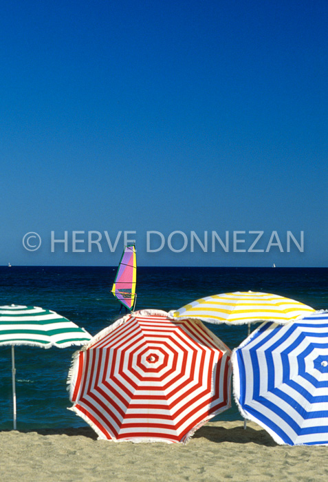 4800_3617_PLAGE_PARASOL