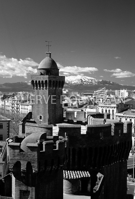 FRANCE PYRENEES ORIENTALES PERPIGNAN CASTILLET CANIGOU