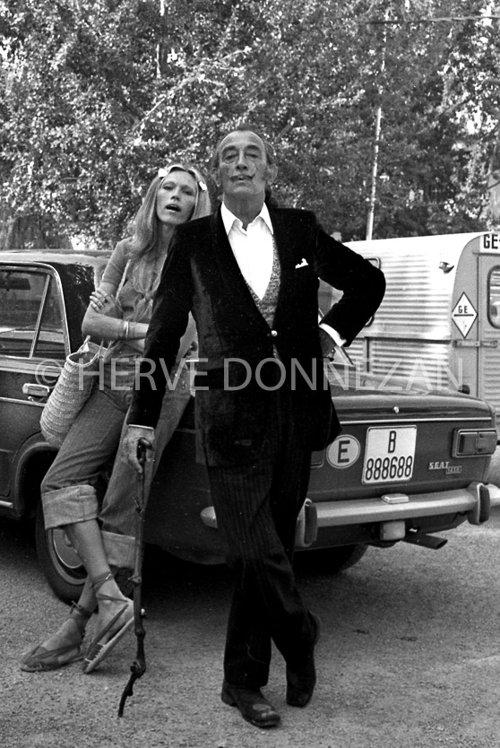DALI CATALAN PEINTRE SURREALISTE ET SA MUSE AMANDA LEAR