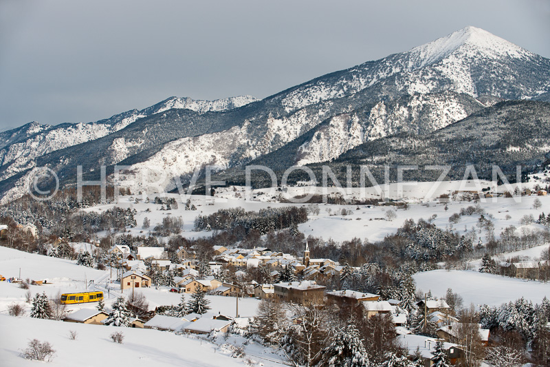 6120-0152107CERDAGNE-TRAIN JAUNE