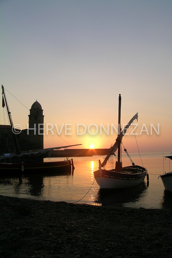 0661.3662 COLLIOURE SUNRISE