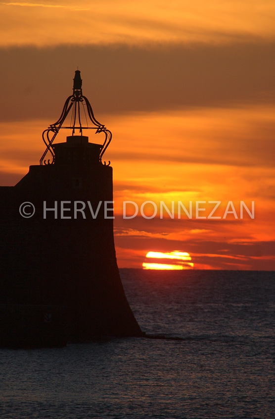 0830-3575 COLLIOURE SUNRISE 