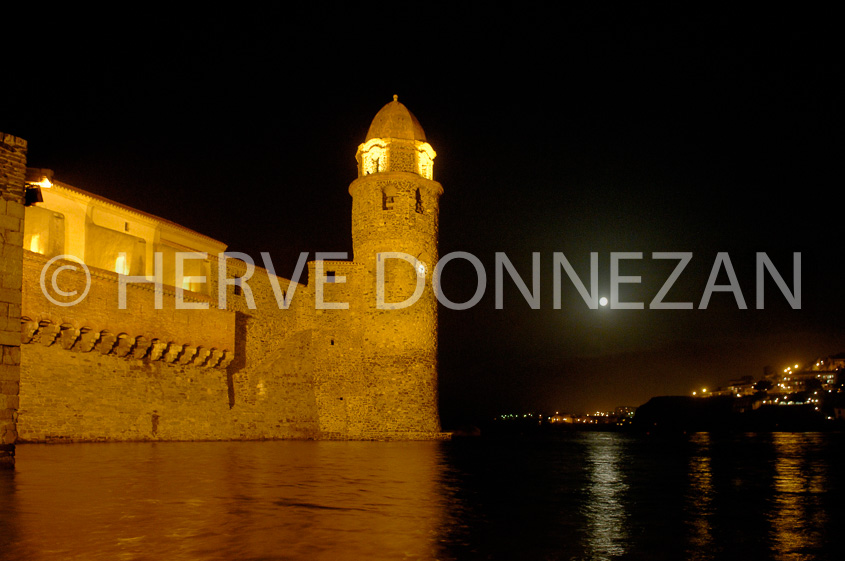 2668_68341_COLLIOURE_CLOCHER_LUNE