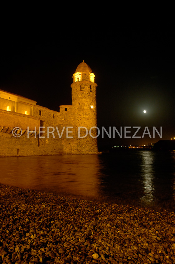 2669_68346COLLIOURE_CLOCHER_LUNE