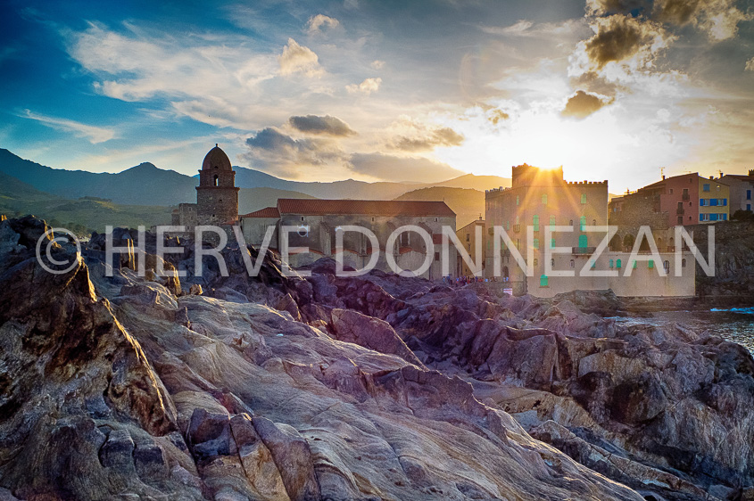 5001-1131-COLLIOURE-EGLISE-CHATEAU-SUNSET