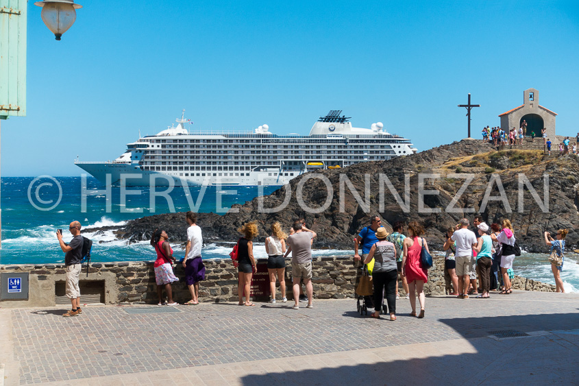 5889-02105-COLLIOURE-PAQUEBOT-TOURISME