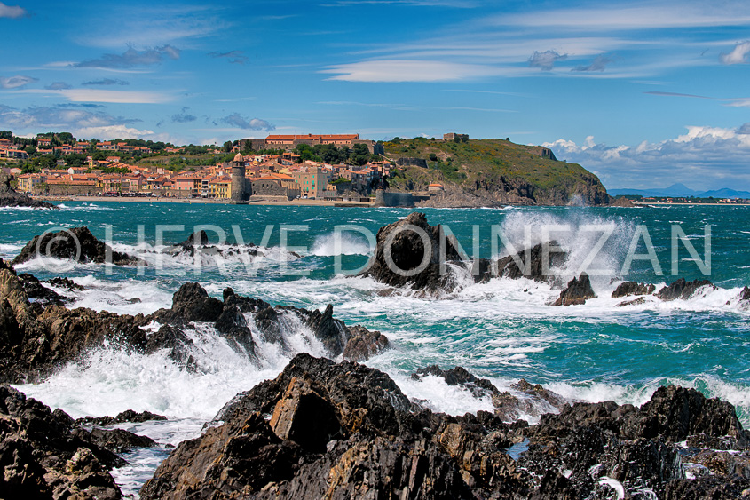 6601-0137854-COLLIOURE-VAGUES