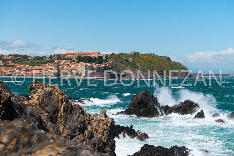 6599-0137671-COLLIOURE-VAGUES