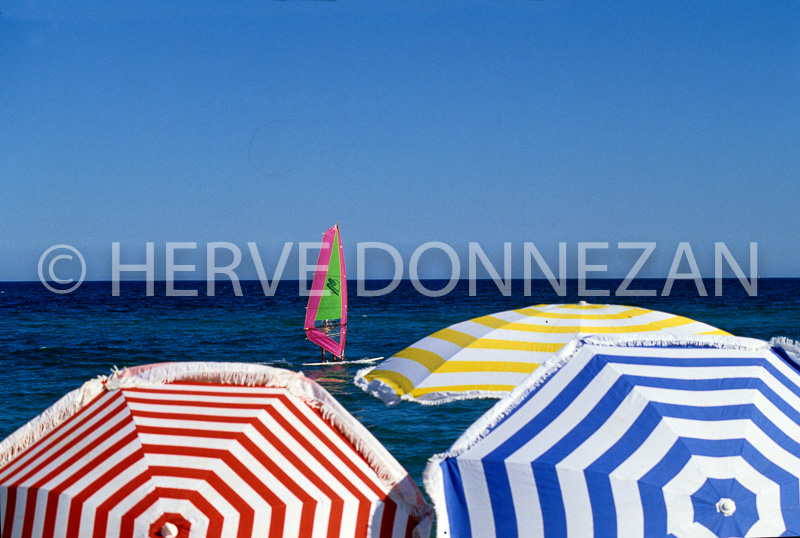 0001829_PARASOL PLAGE_